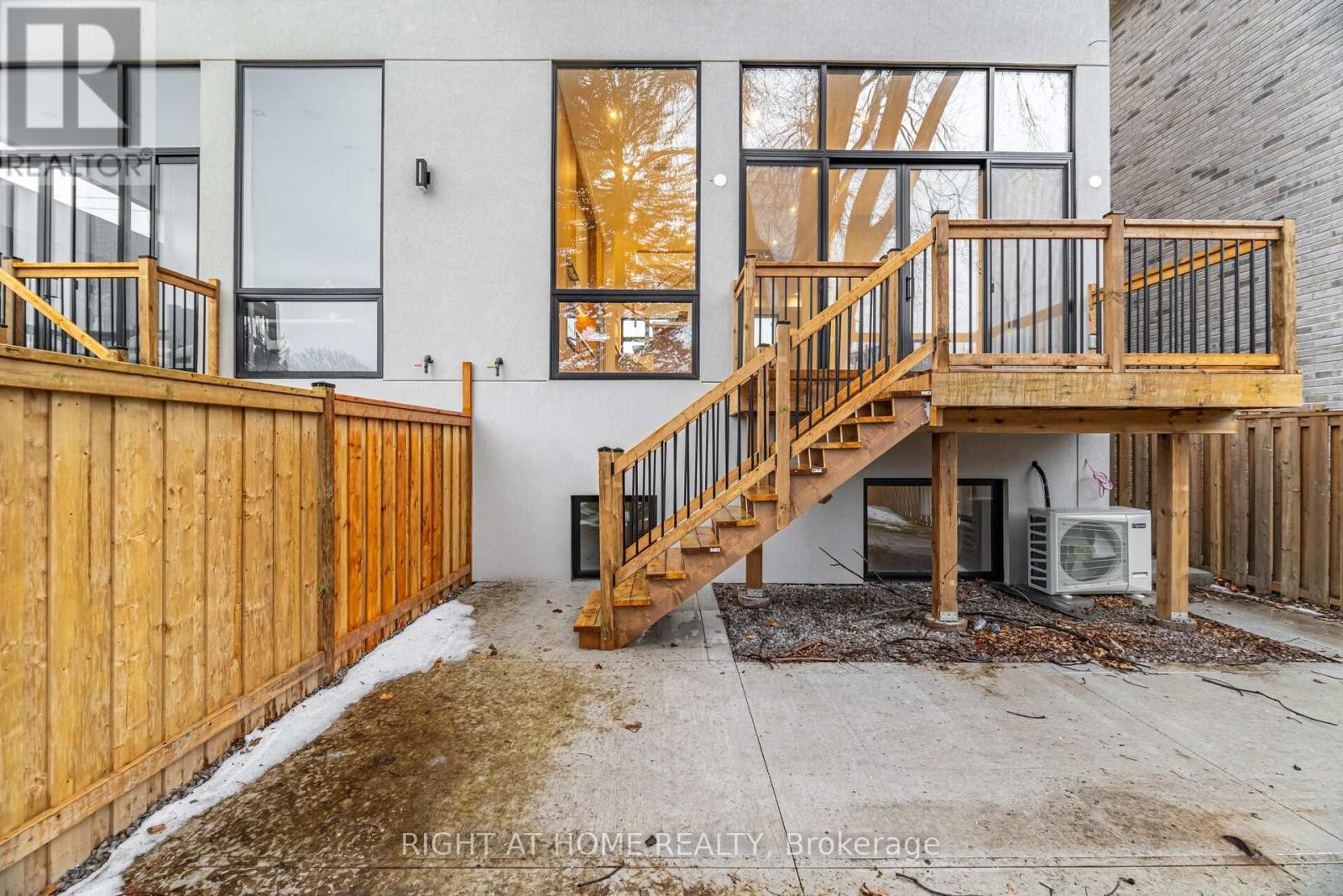 












287 VALERMO DRIVE

,
Toronto (Alderwood),




Ontario
M8W2L2

