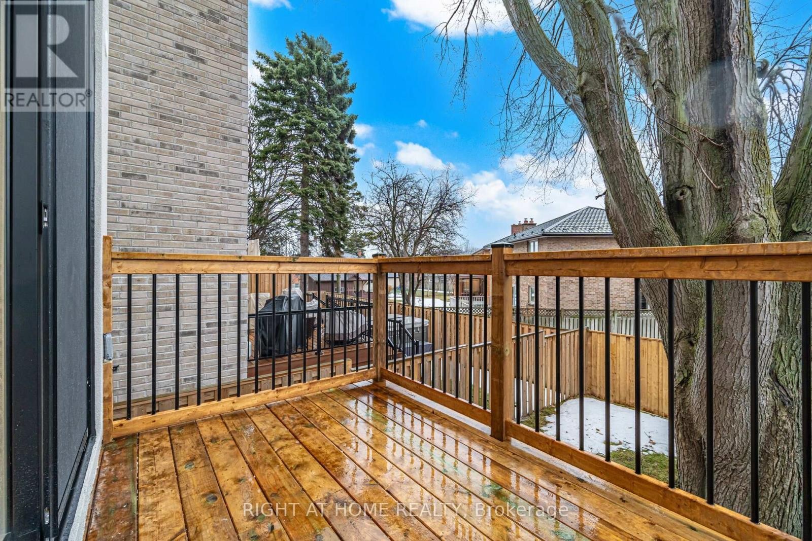 












287 VALERMO DRIVE

,
Toronto (Alderwood),




Ontario
M8W2L2

