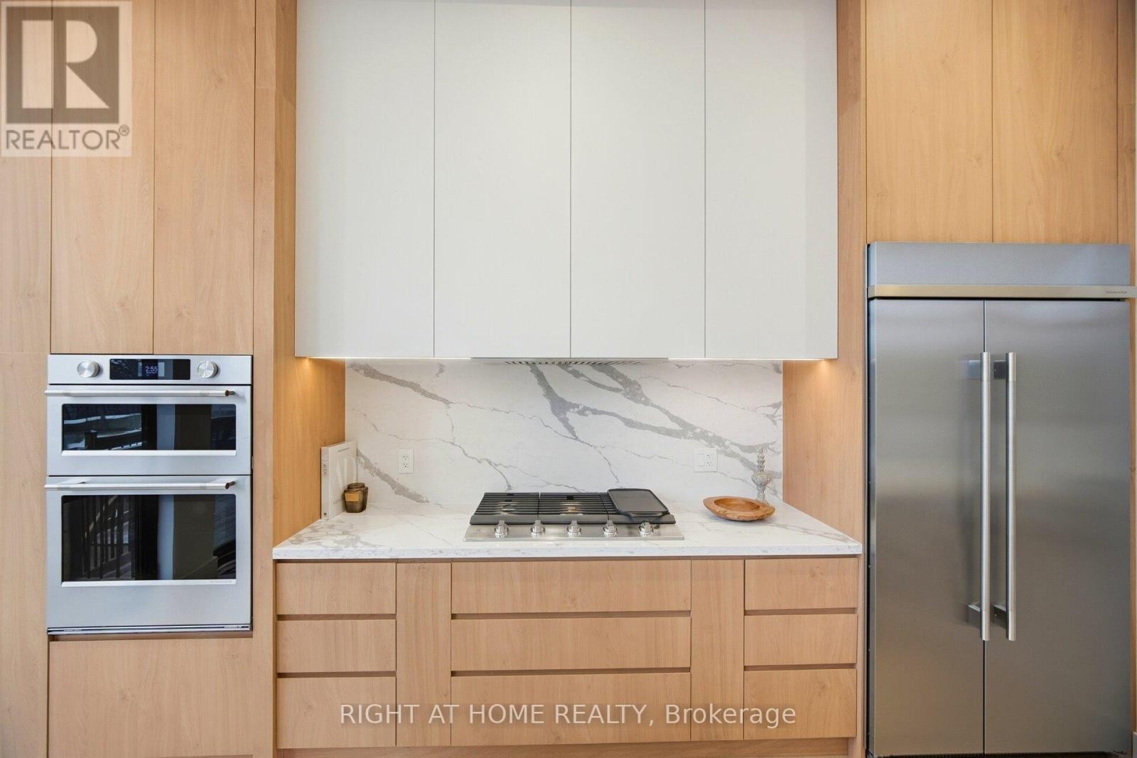 












287 VALERMO DRIVE

,
Toronto (Alderwood),




Ontario
M8W2L2

