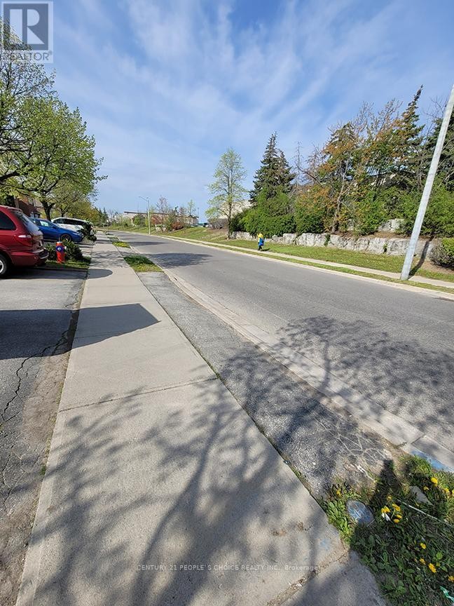 












22 YELLOW BRICK ROAD

,
Brampton (Brampton North),




Ontario
L6V4K9

