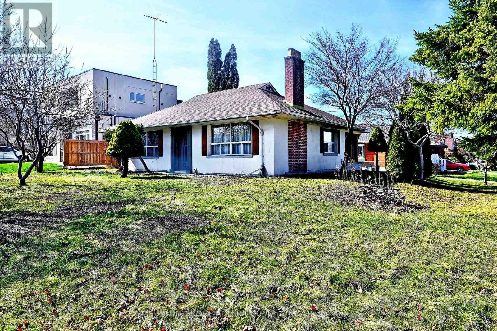 












58 HARLOW CRESCENT

,
Toronto (Thistletown-Beaumonde Heights),




Ontario
M9V2Y5


