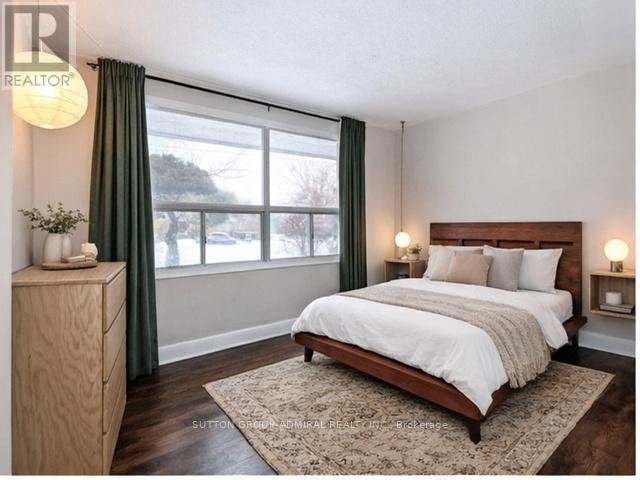 












58 HARLOW CRESCENT

,
Toronto (Thistletown-Beaumonde Heights),




Ontario
M9V2Y5

