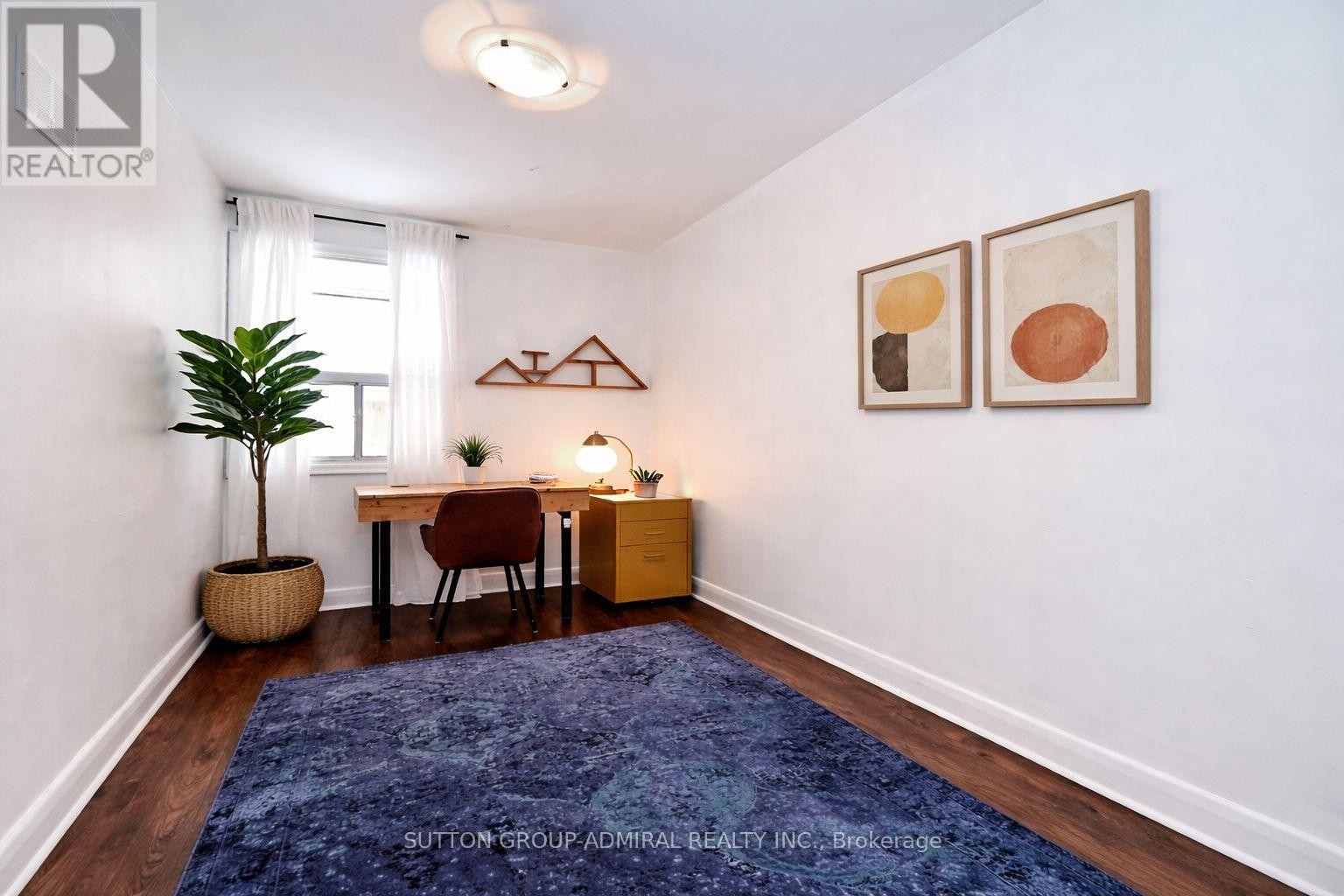 












58 HARLOW CRESCENT

,
Toronto (Thistletown-Beaumonde Heights),




Ontario
M9V2Y5

