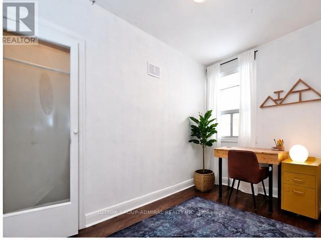 












58 HARLOW CRESCENT

,
Toronto (Thistletown-Beaumonde Heights),




Ontario
M9V2Y5

