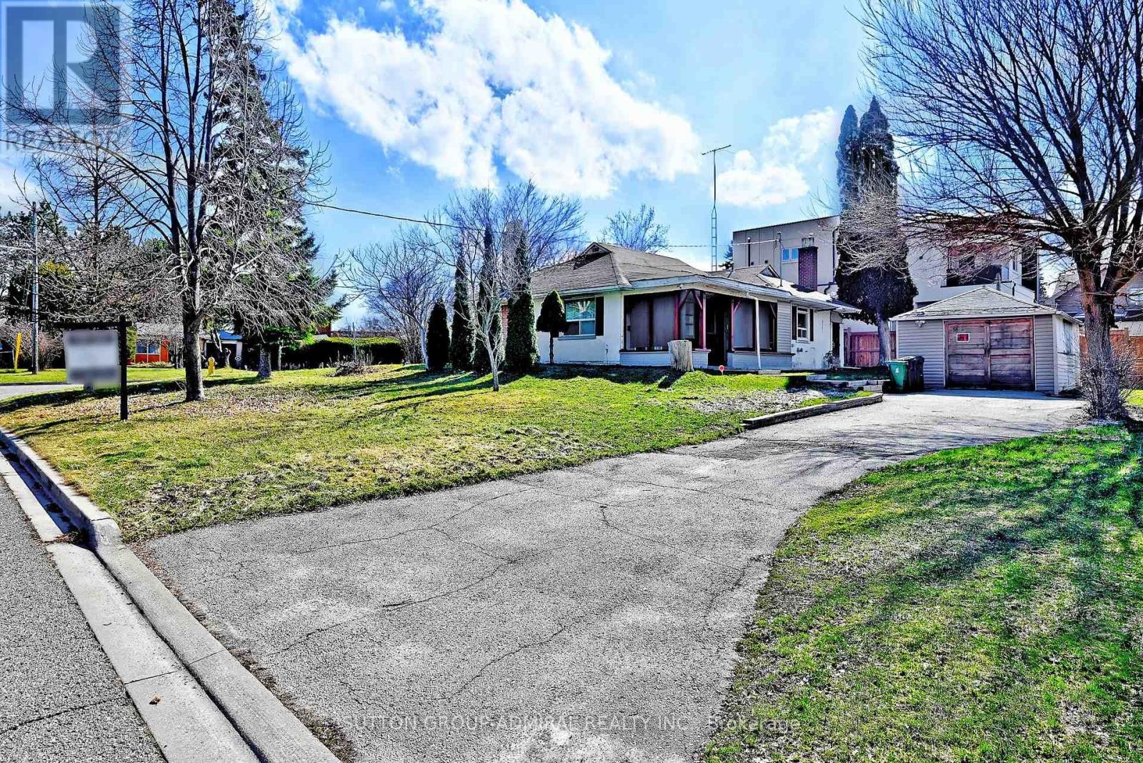 












58 HARLOW CRESCENT

,
Toronto (Thistletown-Beaumonde Heights),




Ontario
M9V2Y5

