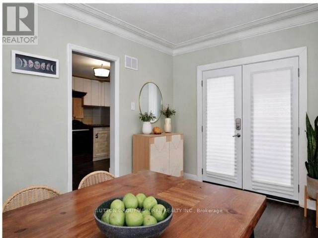 












58 HARLOW CRESCENT

,
Toronto (Thistletown-Beaumonde Heights),




Ontario
M9V2Y5

