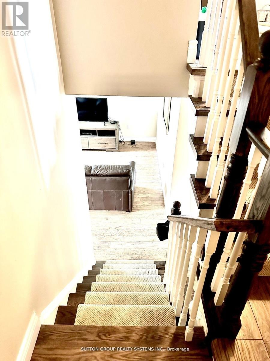 












2467 SPRINGFOREST DRIVE

,
Oakville (BC Bronte Creek),




Ontario
L6M0A2

