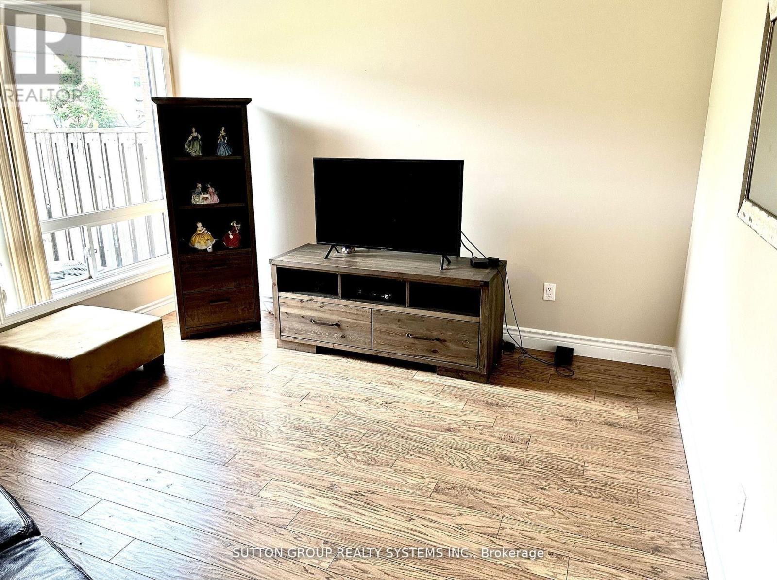 












2467 SPRINGFOREST DRIVE

,
Oakville (BC Bronte Creek),




Ontario
L6M0A2

