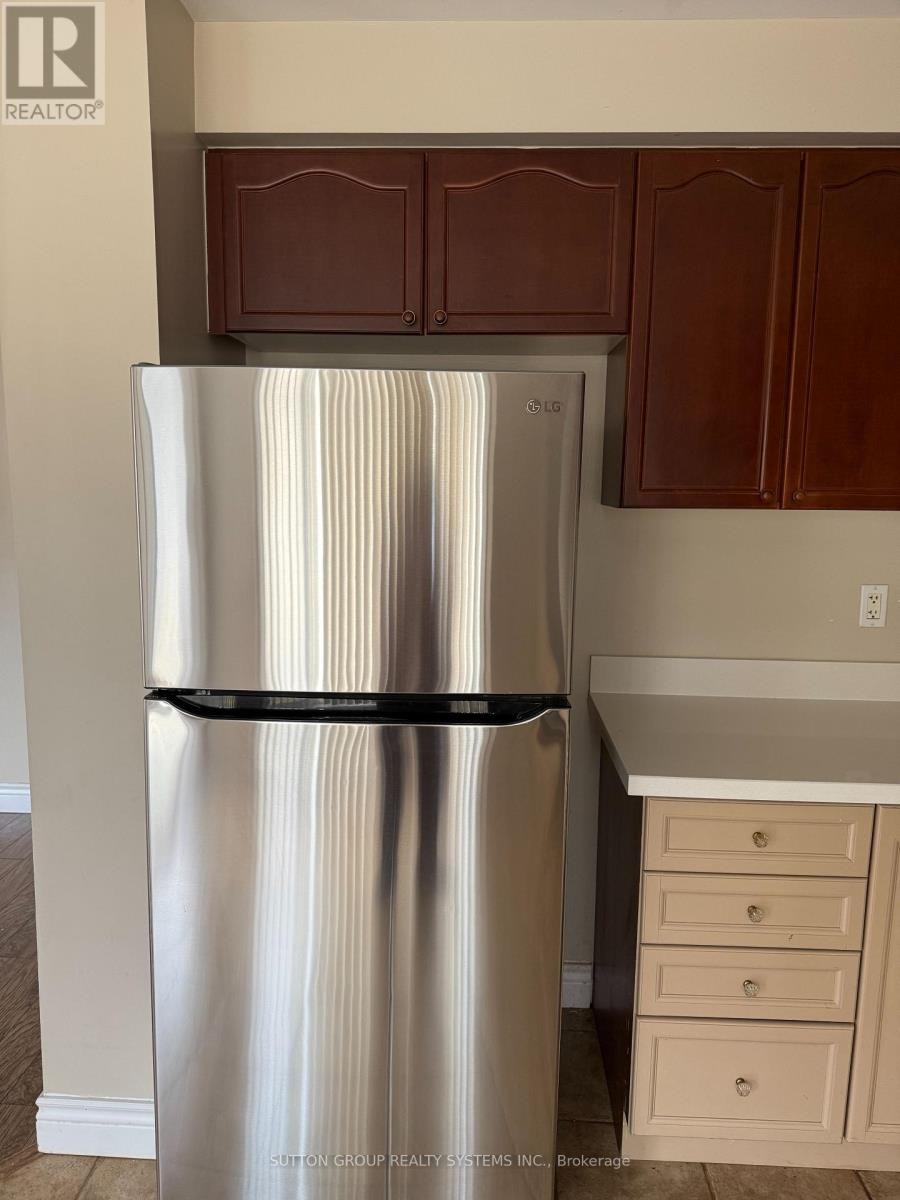 












2467 SPRINGFOREST DRIVE

,
Oakville (BC Bronte Creek),




Ontario
L6M0A2

