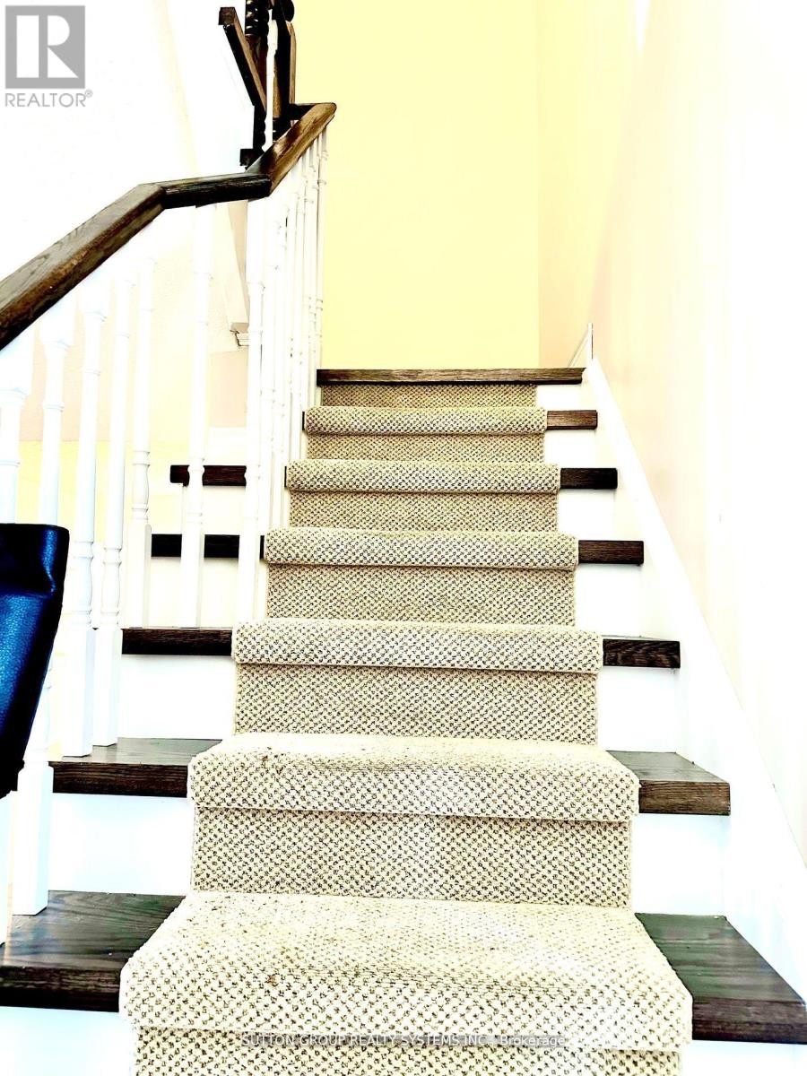 












2467 SPRINGFOREST DRIVE

,
Oakville (BC Bronte Creek),




Ontario
L6M0A2

