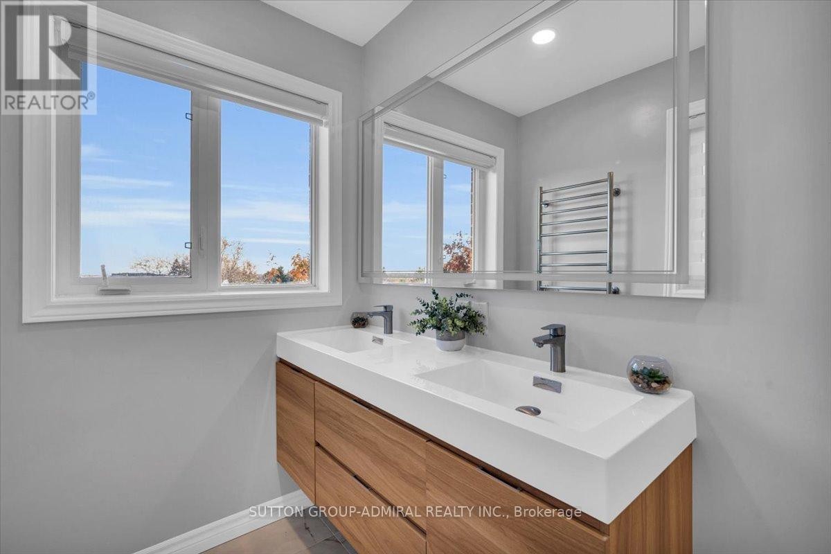 












1 - 2600 GLENGARRY ROAD

,
Mississauga (Erindale),




Ontario
L5C0A2

