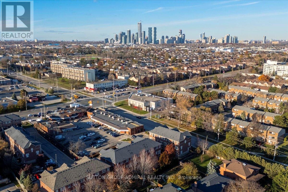 












1 - 2600 GLENGARRY ROAD

,
Mississauga (Erindale),




Ontario
L5C0A2

