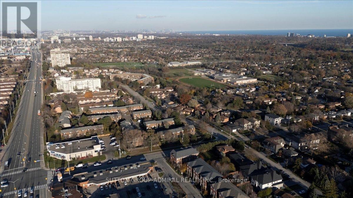 












1 - 2600 GLENGARRY ROAD

,
Mississauga (Erindale),




Ontario
L5C0A2

