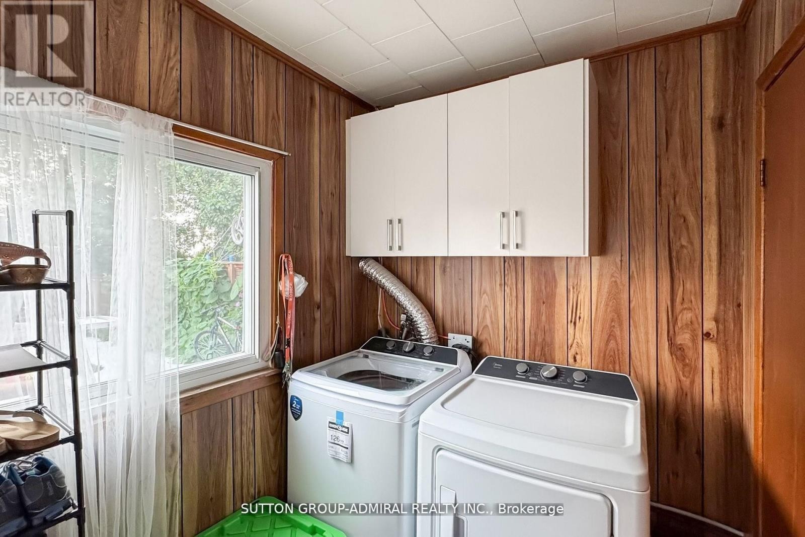 












14 SPEARS STREET

,
Toronto (Rockcliffe-Smythe),




Ontario
M6N3X7

