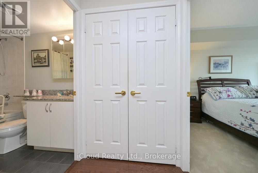 












301 - 65 VIA ROSEDALE

,
Brampton (Sandringham-Wellington),




Ontario
L6R3N8

