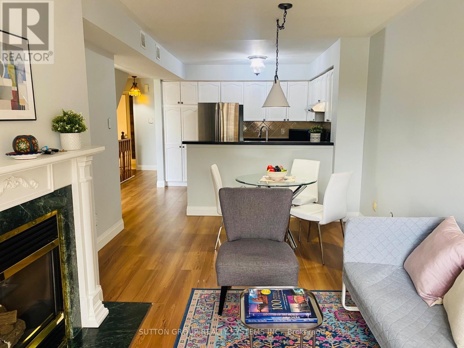 












255 - 60 BARONDALE DRIVE

,
Mississauga (Hurontario),




Ontario
L4Z3N8

