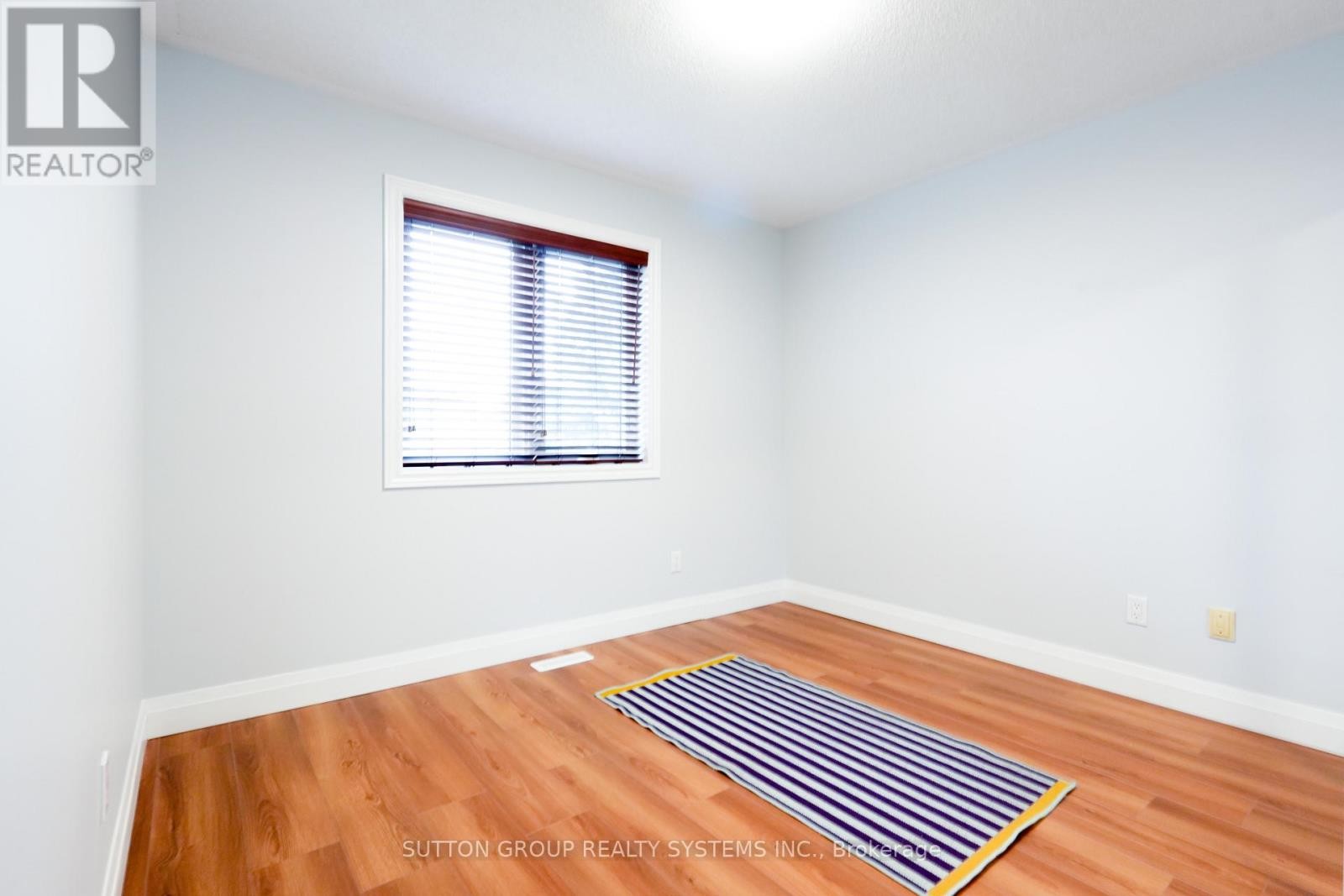 












255 - 60 BARONDALE DRIVE

,
Mississauga (Hurontario),




Ontario
L4Z3N8

