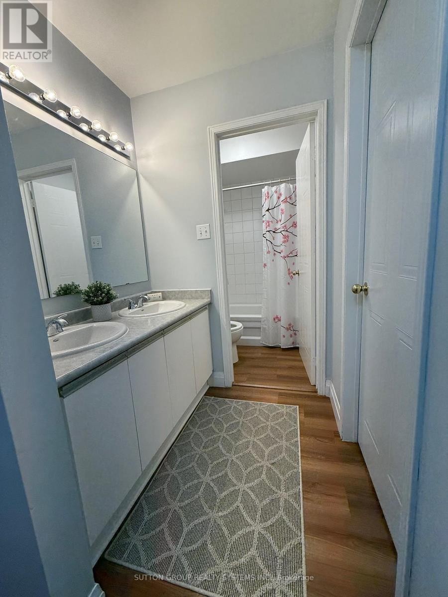 












255 - 60 BARONDALE DRIVE

,
Mississauga (Hurontario),




Ontario
L4Z3N8

