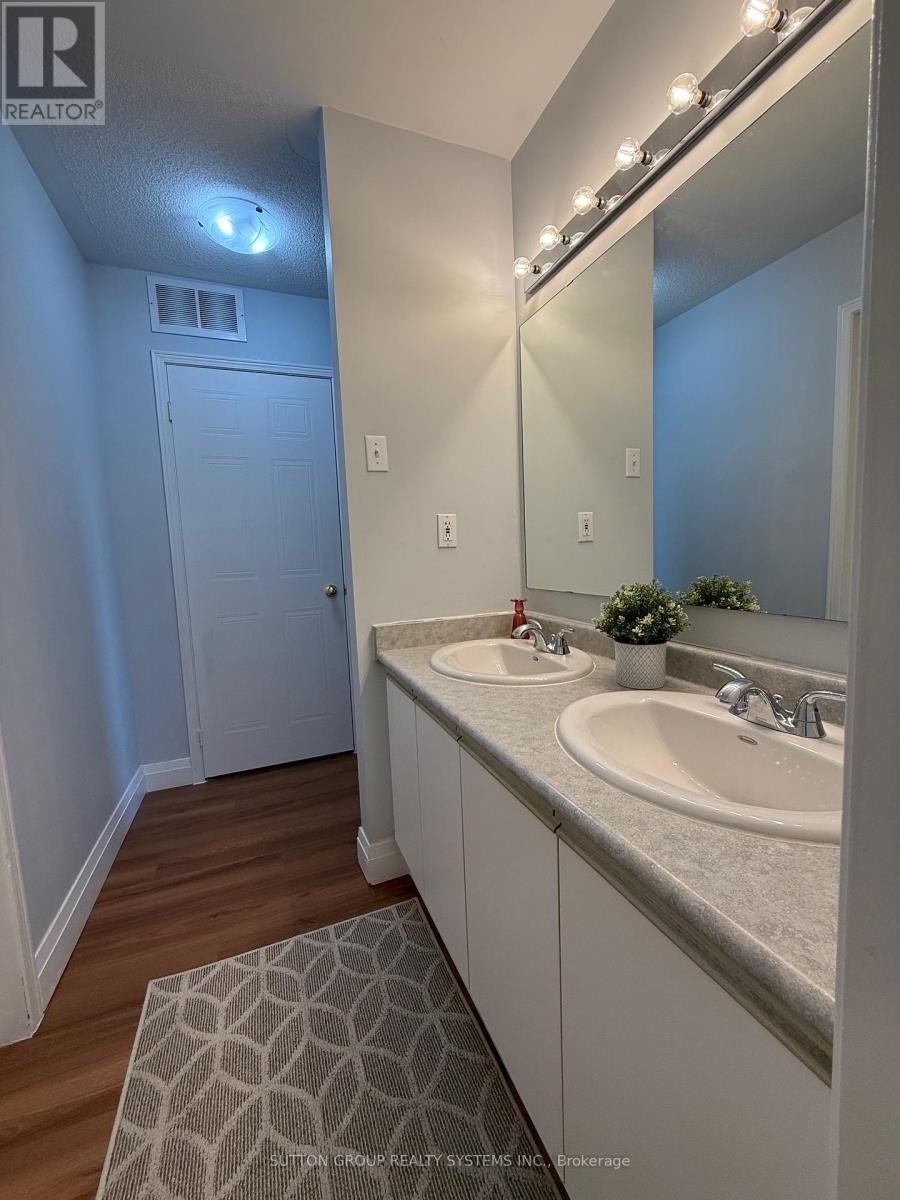 












255 - 60 BARONDALE DRIVE

,
Mississauga (Hurontario),




Ontario
L4Z3N8

