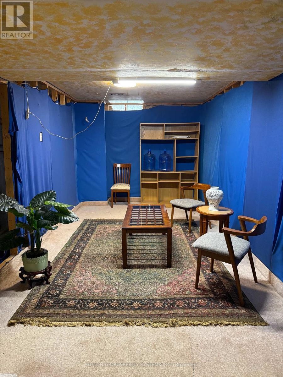 












255 - 60 BARONDALE DRIVE

,
Mississauga (Hurontario),




Ontario
L4Z3N8

