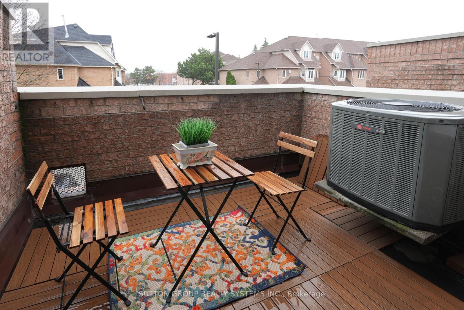 












255 - 60 BARONDALE DRIVE

,
Mississauga (Hurontario),




Ontario
L4Z3N8

