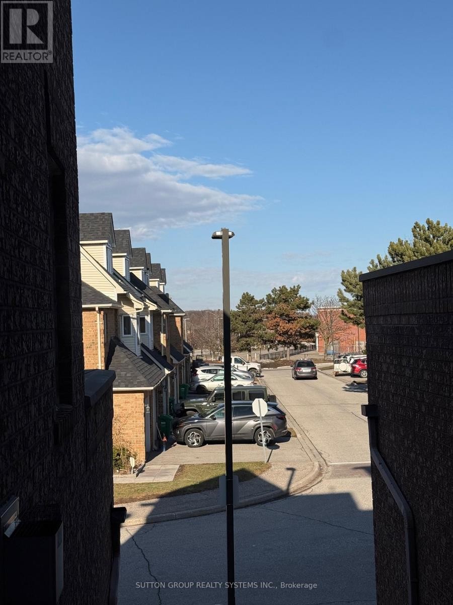 












255 - 60 BARONDALE DRIVE

,
Mississauga (Hurontario),




Ontario
L4Z3N8

