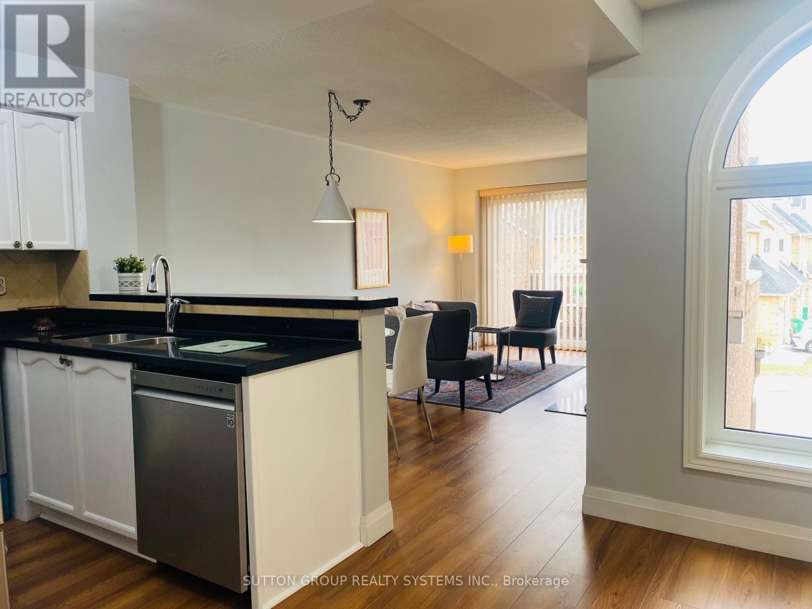 












255 - 60 BARONDALE DRIVE

,
Mississauga (Hurontario),




Ontario
L4Z3N8

