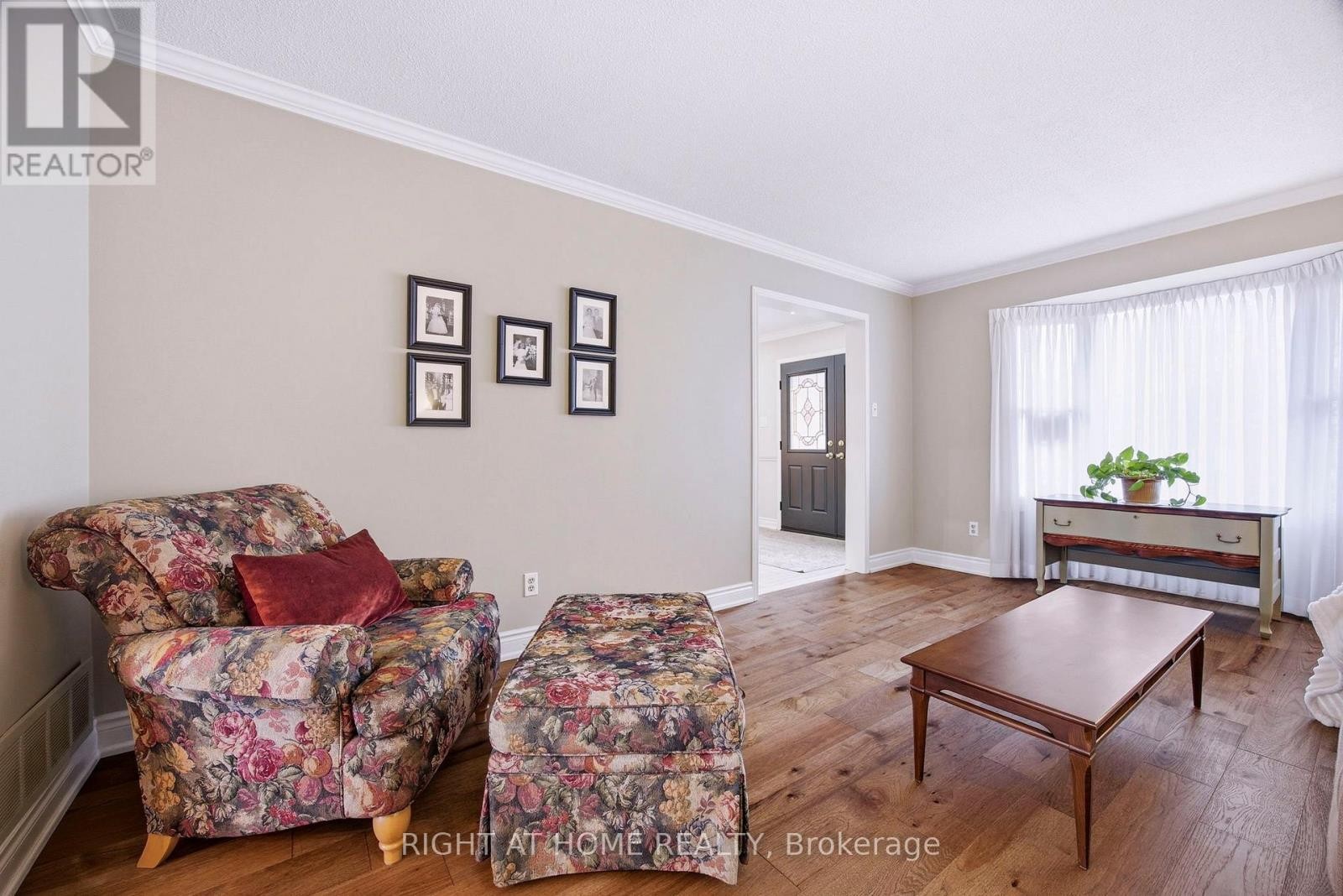 












12 ESKER DRIVE

,
Brampton (Heart Lake East),




Ontario
L6Z3C5

