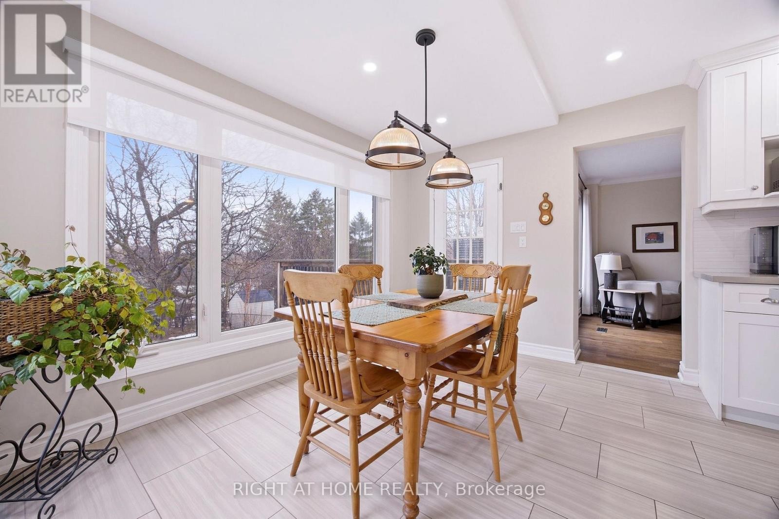 












12 ESKER DRIVE

,
Brampton (Heart Lake East),




Ontario
L6Z3C5

