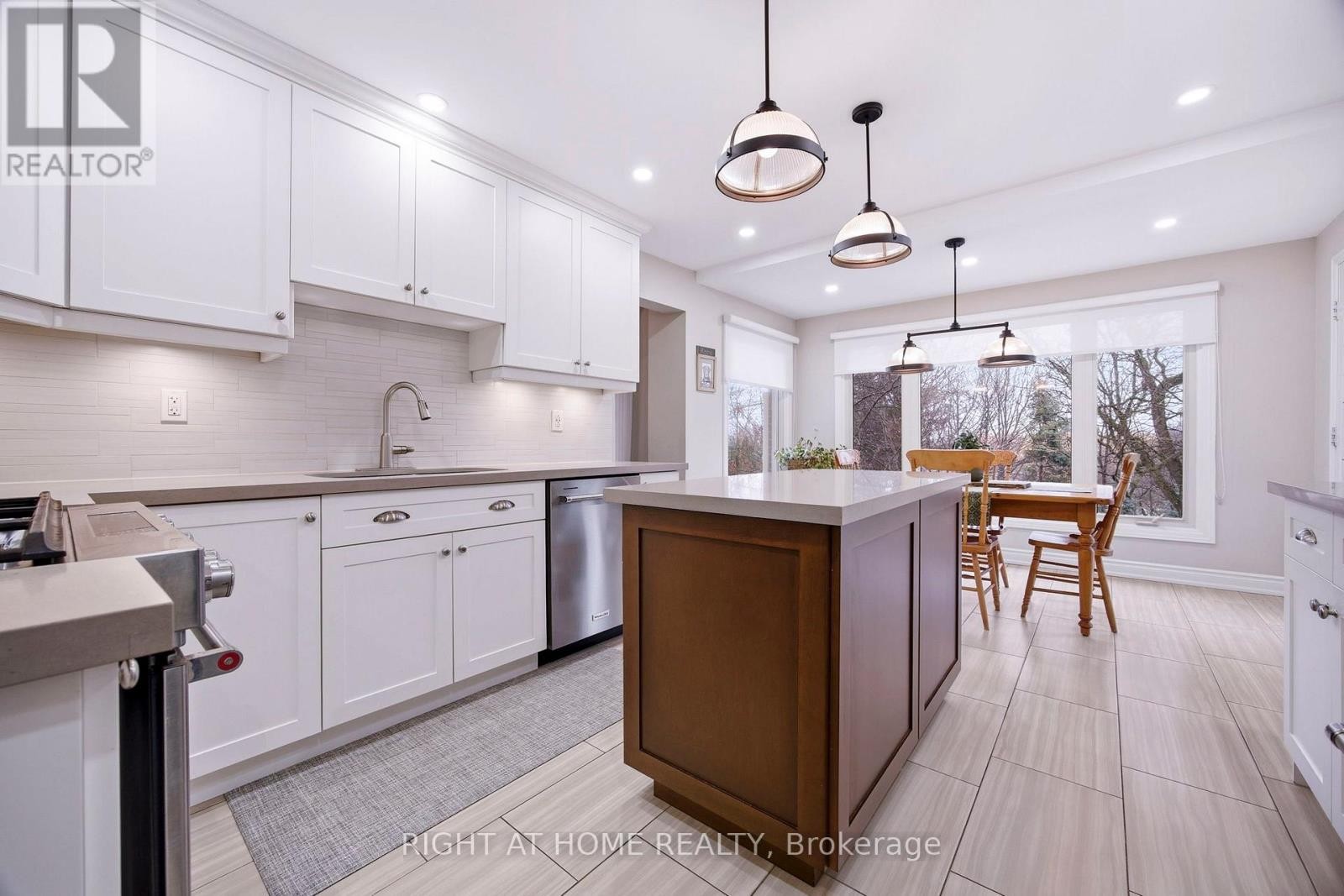 












12 ESKER DRIVE

,
Brampton (Heart Lake East),




Ontario
L6Z3C5

