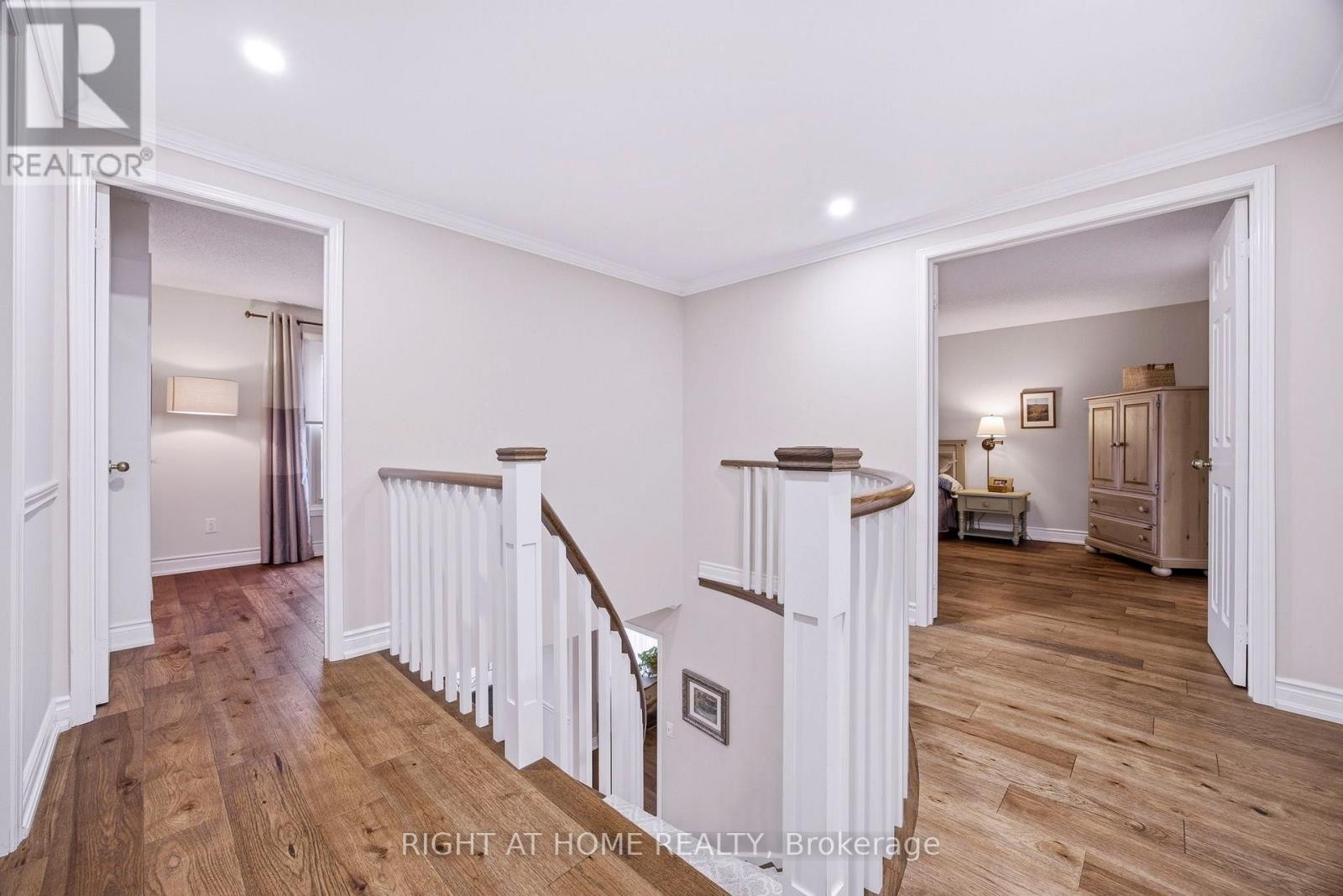 












12 ESKER DRIVE

,
Brampton (Heart Lake East),




Ontario
L6Z3C5

