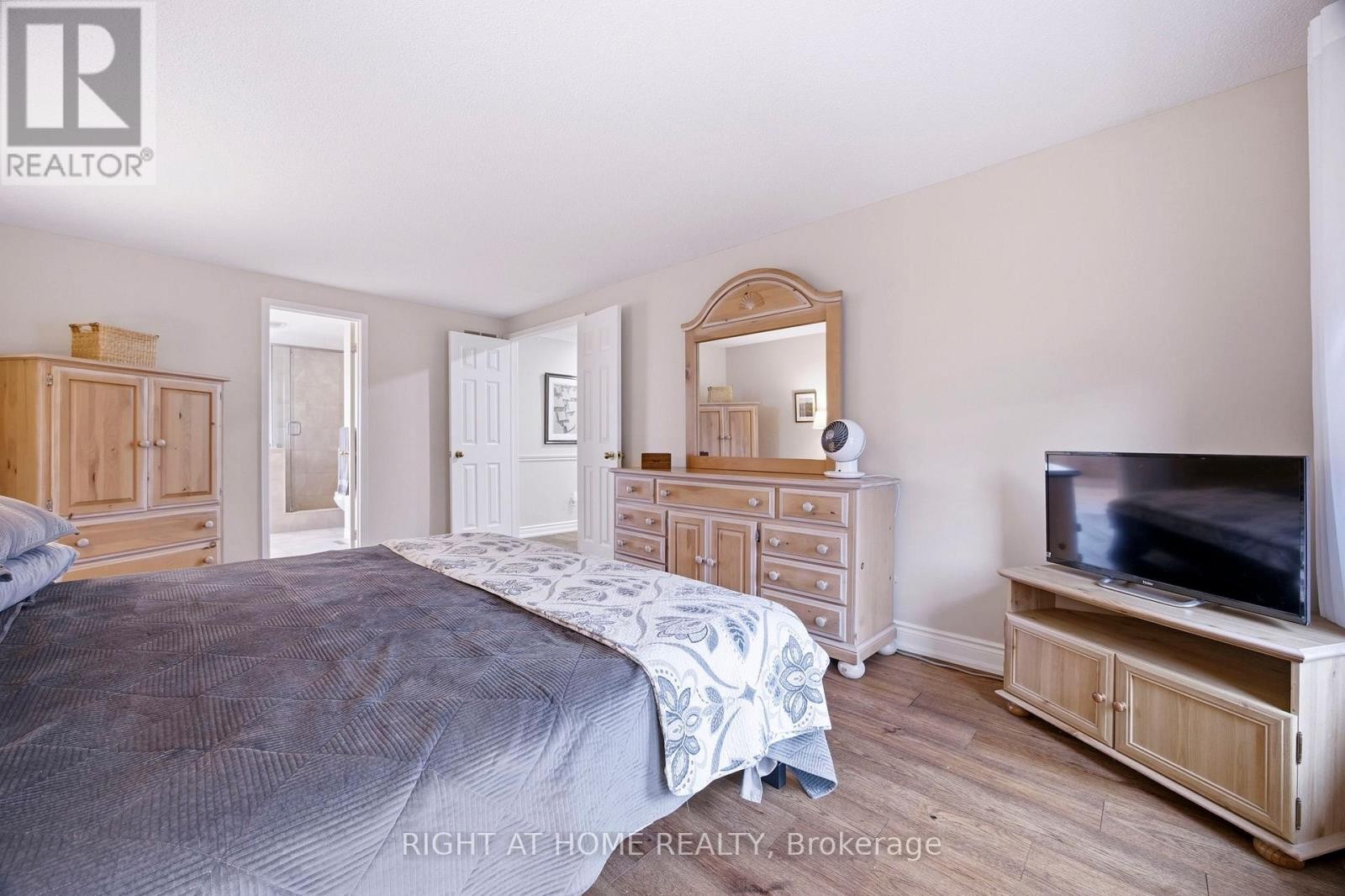 












12 ESKER DRIVE

,
Brampton (Heart Lake East),




Ontario
L6Z3C5

