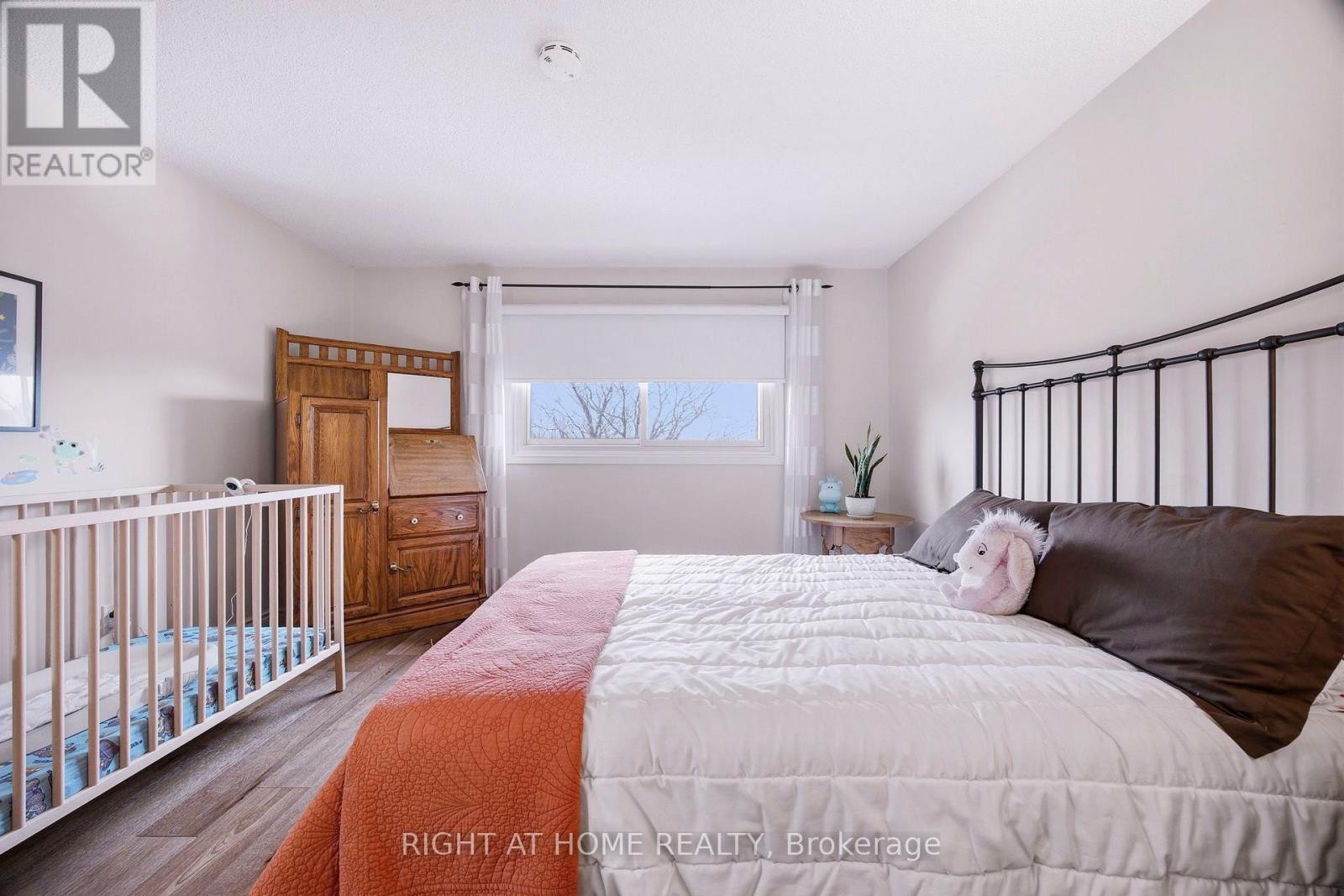 












12 ESKER DRIVE

,
Brampton (Heart Lake East),




Ontario
L6Z3C5

