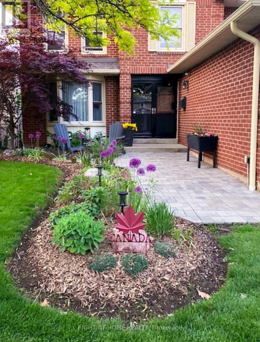 












12 ESKER DRIVE

,
Brampton (Heart Lake East),




Ontario
L6Z3C5

