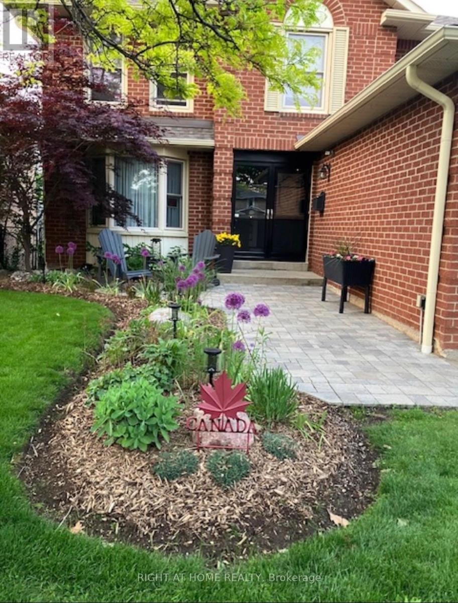 












12 ESKER DRIVE

,
Brampton (Heart Lake East),




Ontario
L6Z3C5

