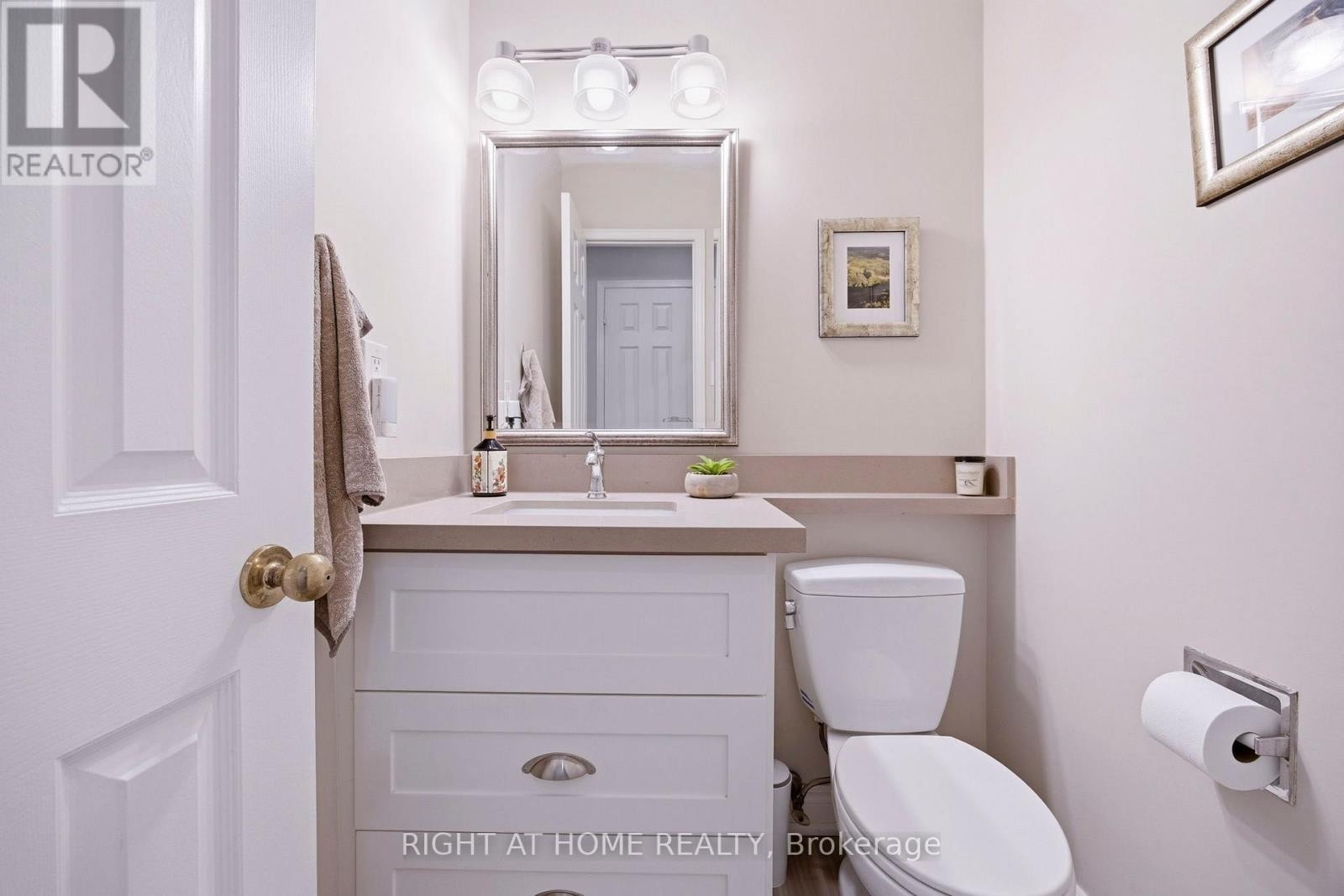 












12 ESKER DRIVE

,
Brampton (Heart Lake East),




Ontario
L6Z3C5

