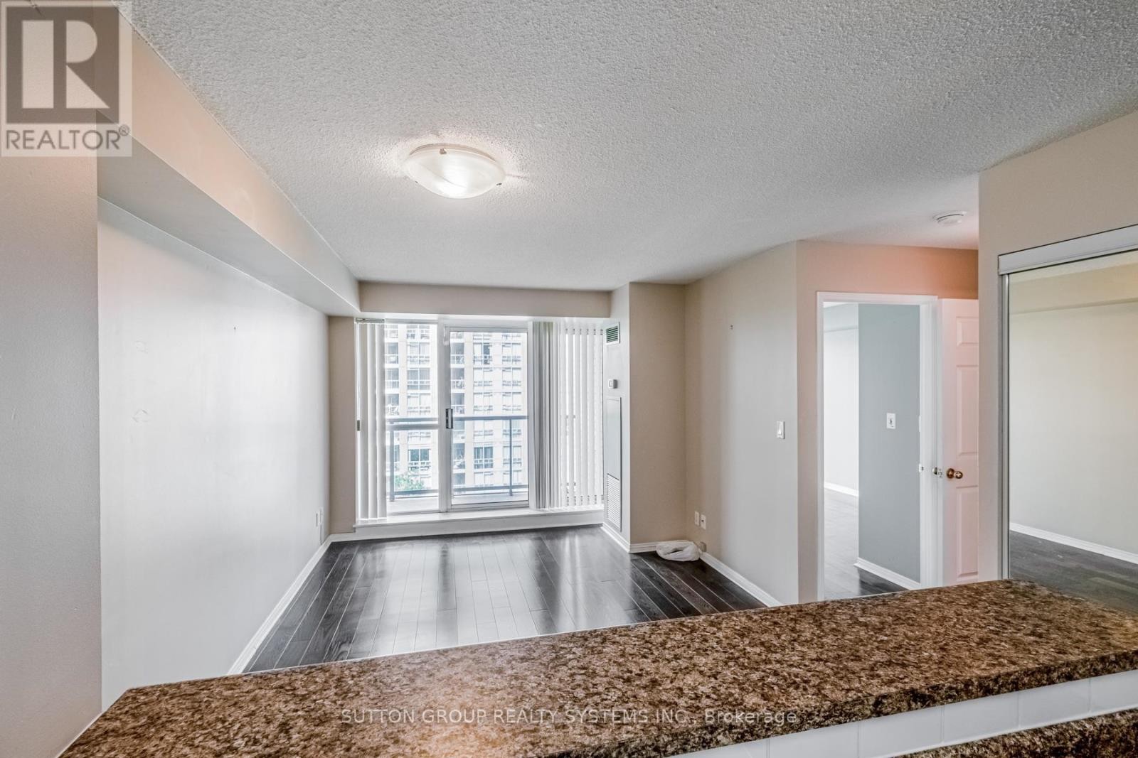 












709 - 7 MICHAEL POWER PLACE

,
Toronto (Islington-City Centre West),




Ontario
M9A0A2

