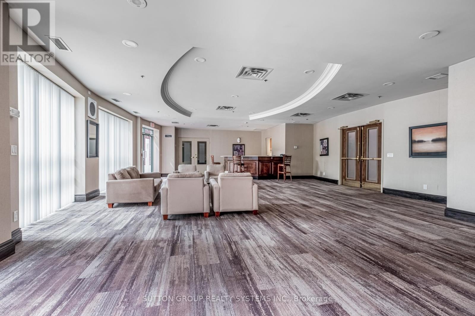 












709 - 7 MICHAEL POWER PLACE

,
Toronto (Islington-City Centre West),




Ontario
M9A0A2

