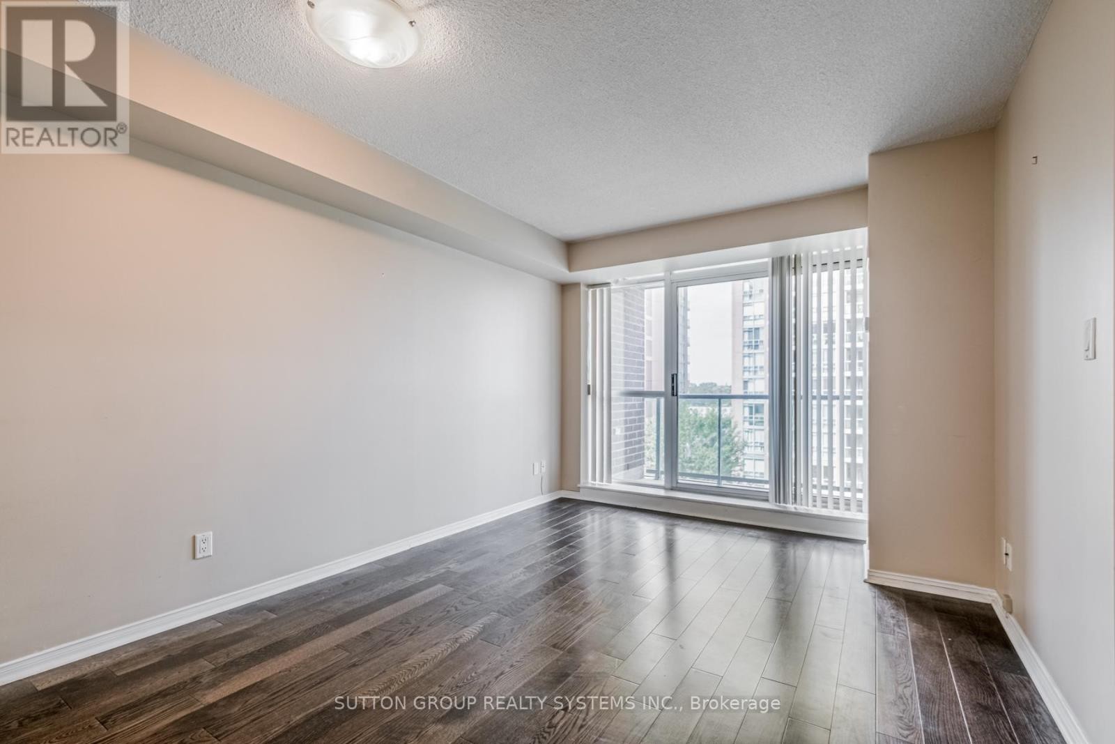 












709 - 7 MICHAEL POWER PLACE

,
Toronto (Islington-City Centre West),




Ontario
M9A0A2

