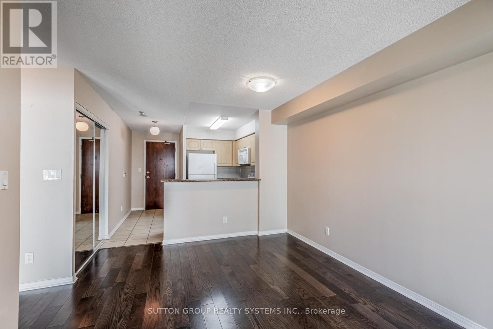 












709 - 7 MICHAEL POWER PLACE

,
Toronto (Islington-City Centre West),




Ontario
M9A0A2

