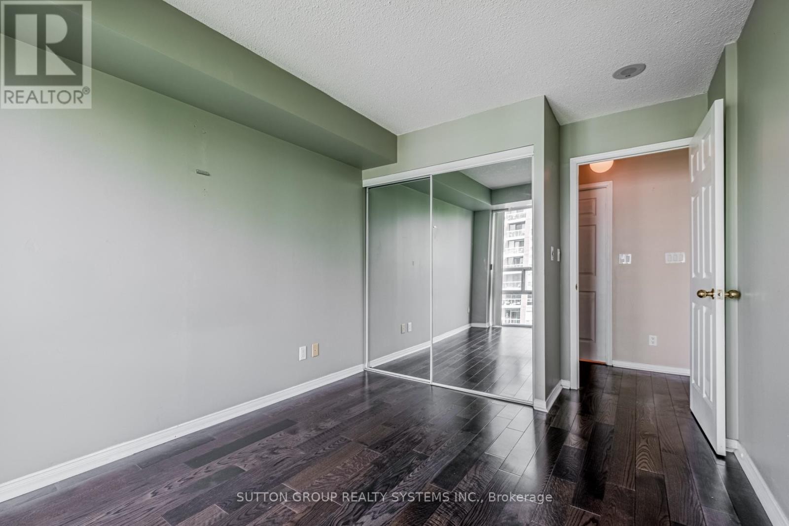 












709 - 7 MICHAEL POWER PLACE

,
Toronto (Islington-City Centre West),




Ontario
M9A0A2

