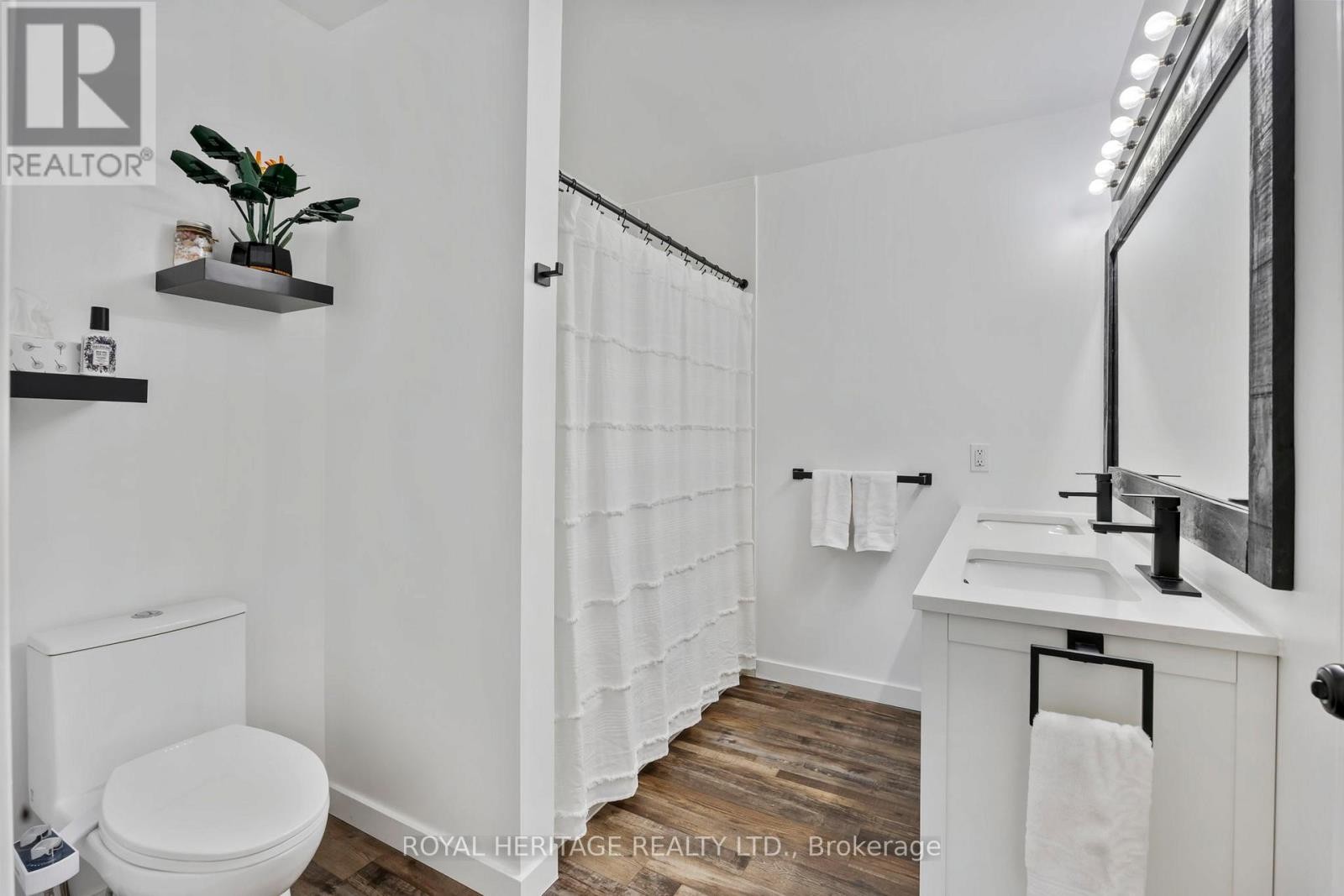 












1251 QUEST CIRCLE

,
Mississauga (Meadowvale Village),




Ontario
L5N8B6

