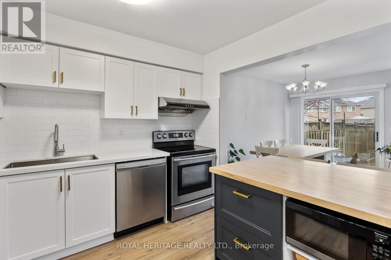 












1251 QUEST CIRCLE

,
Mississauga (Meadowvale Village),




Ontario
L5N8B6

