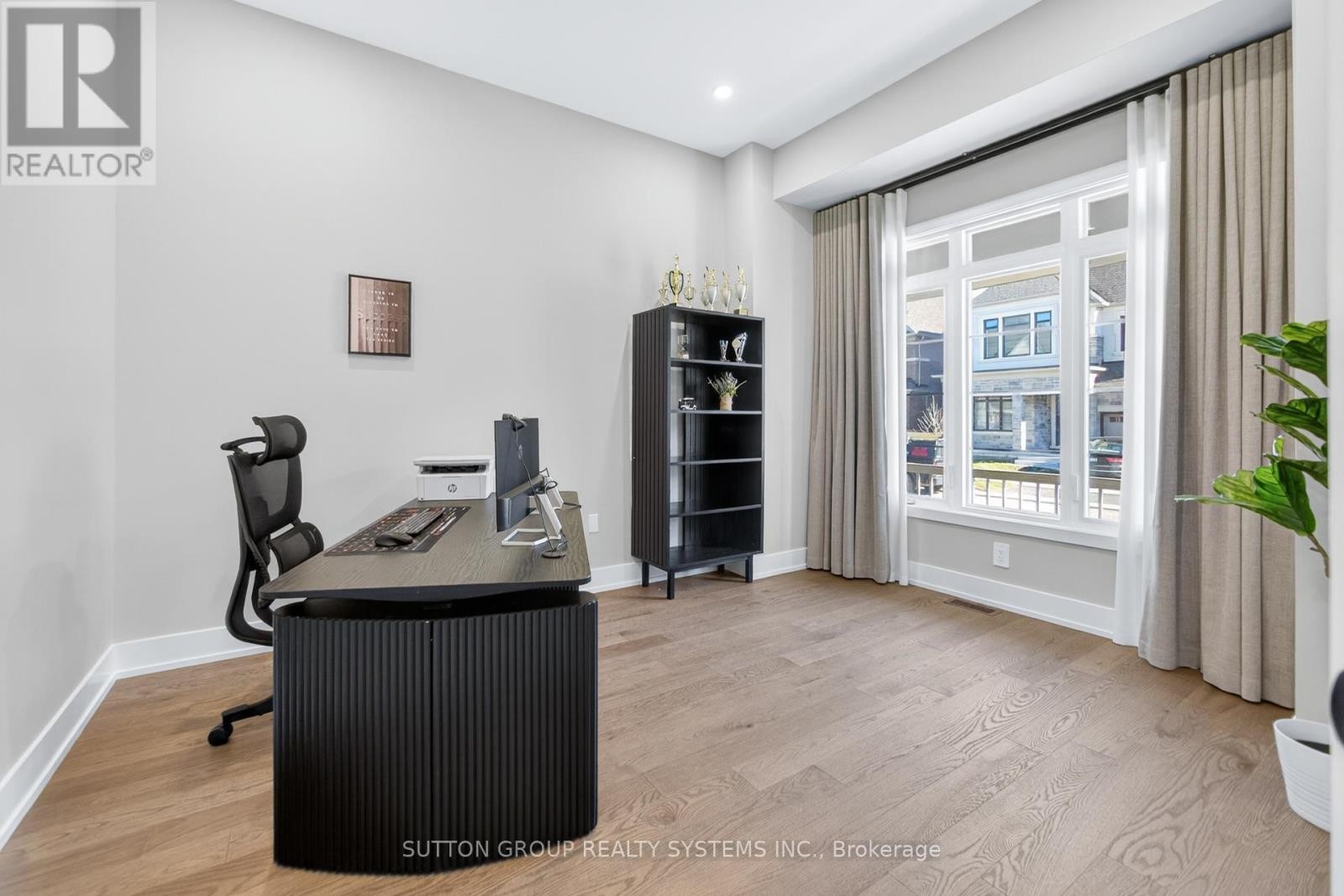 












1530 BUTTERCUP COURT

,
Milton (Walker),




Ontario
L9E2G3

