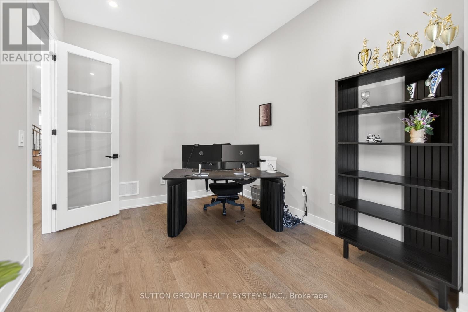 












1530 BUTTERCUP COURT

,
Milton (Walker),




Ontario
L9E2G3

