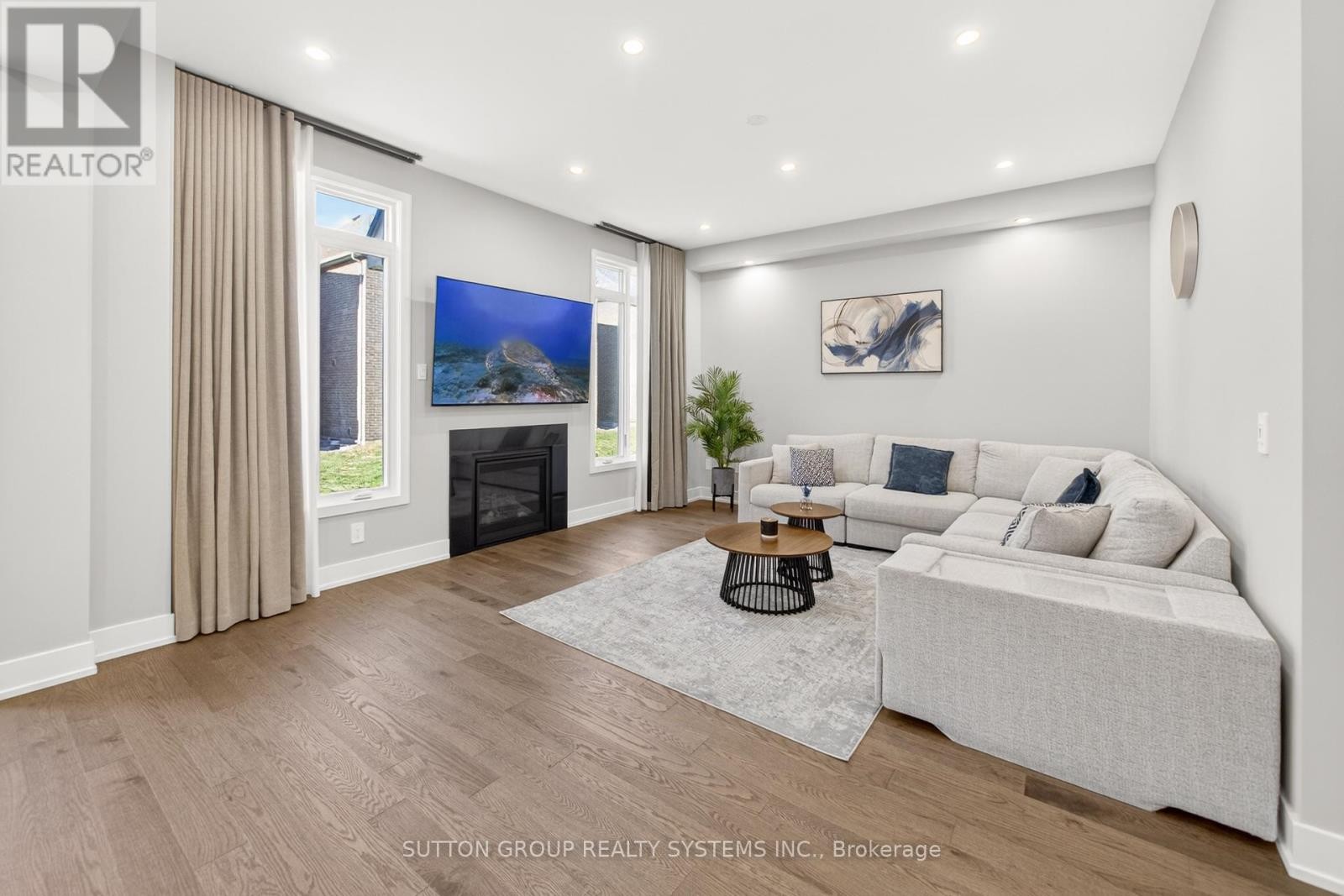 












1530 BUTTERCUP COURT

,
Milton (Walker),




Ontario
L9E2G3

