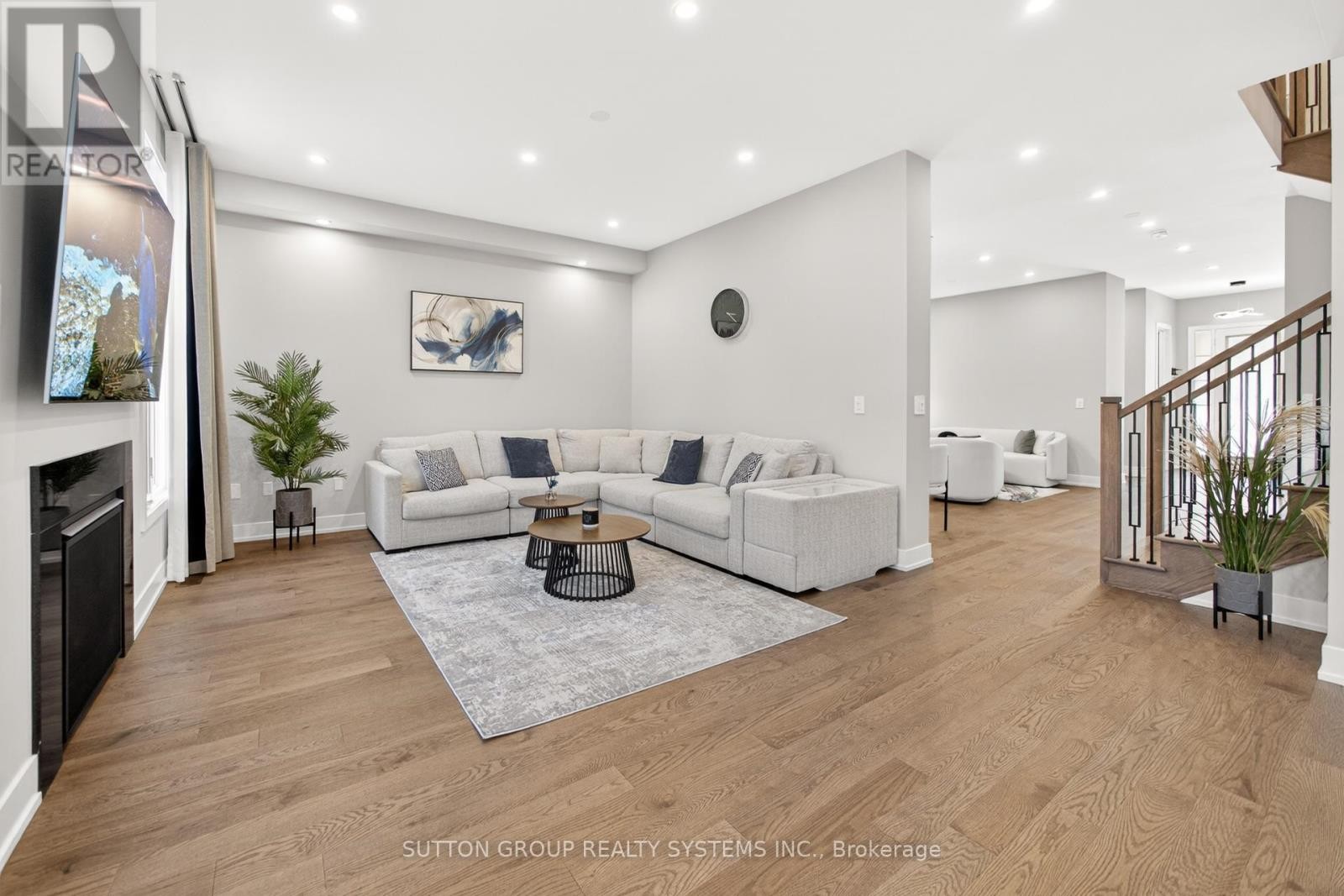 












1530 BUTTERCUP COURT

,
Milton (Walker),




Ontario
L9E2G3

