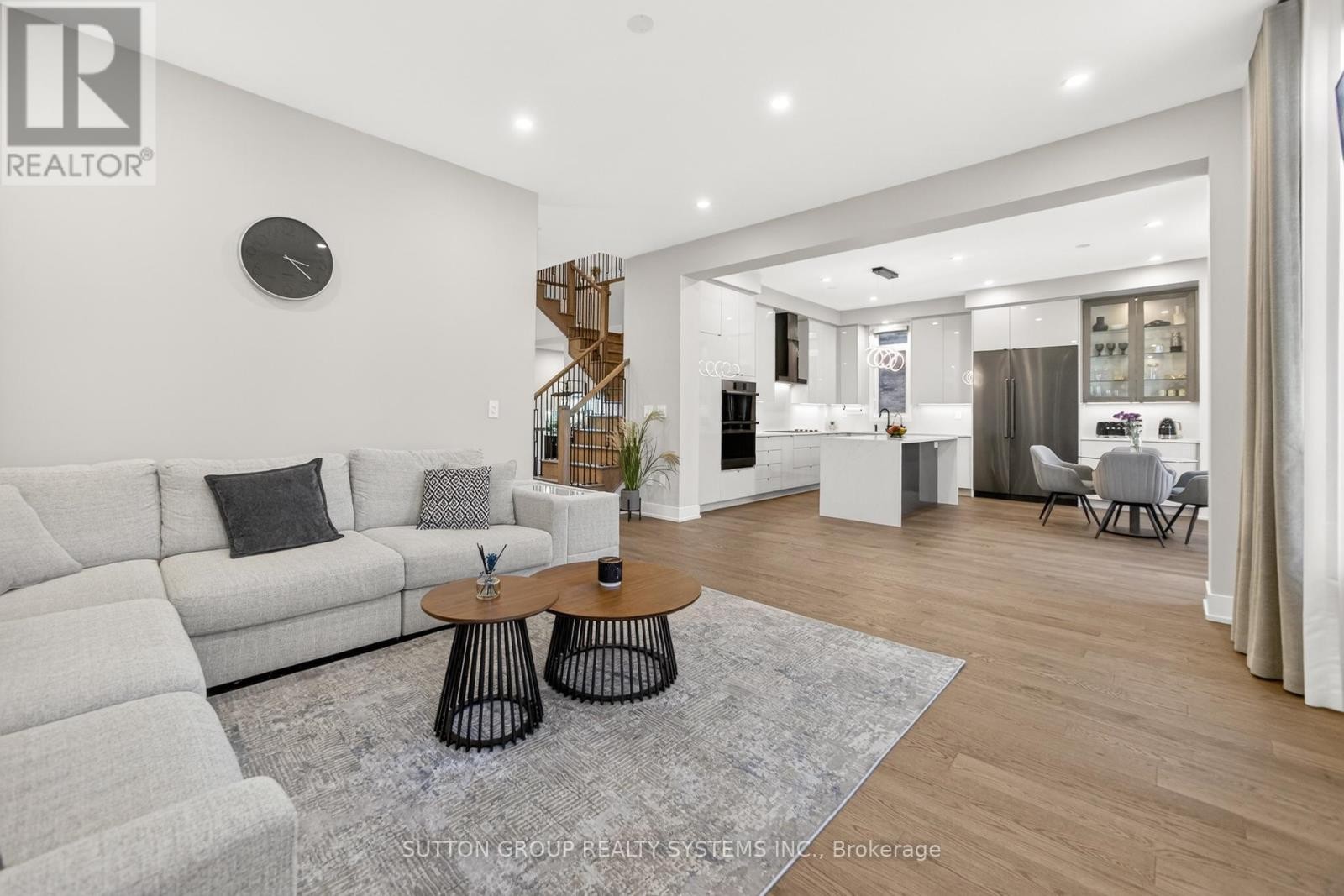 












1530 BUTTERCUP COURT

,
Milton (Walker),




Ontario
L9E2G3

