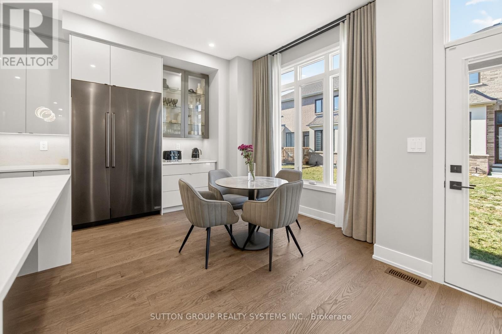 












1530 BUTTERCUP COURT

,
Milton (Walker),




Ontario
L9E2G3

