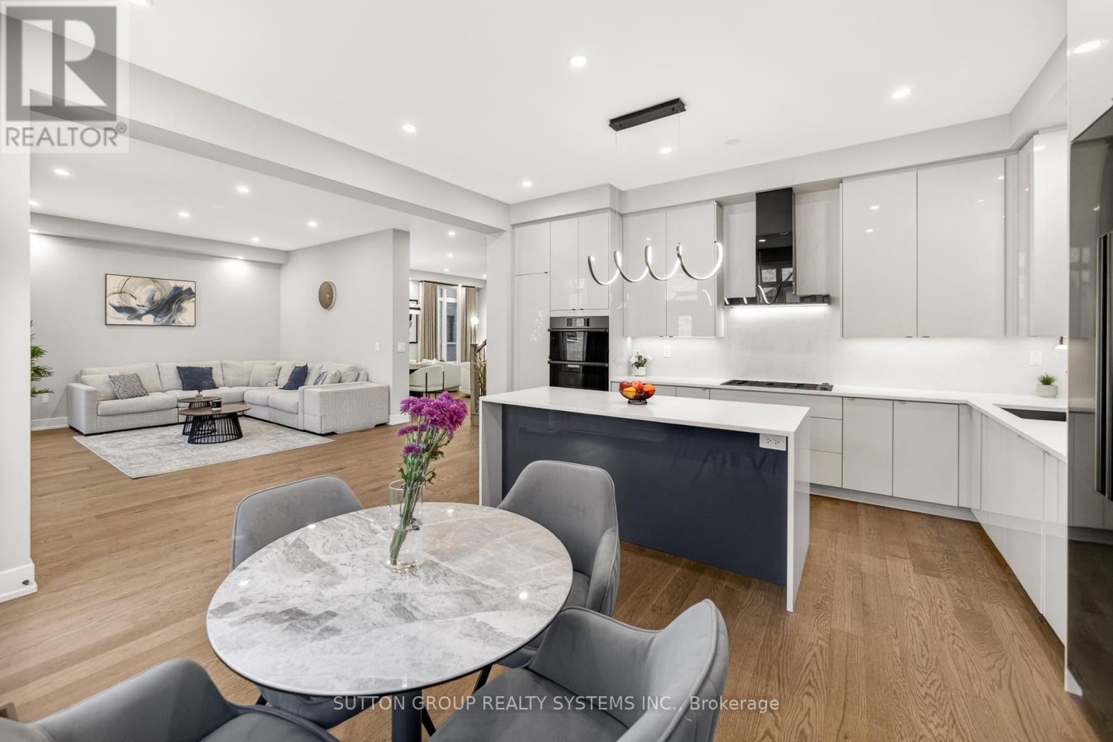 












1530 BUTTERCUP COURT

,
Milton (Walker),




Ontario
L9E2G3

